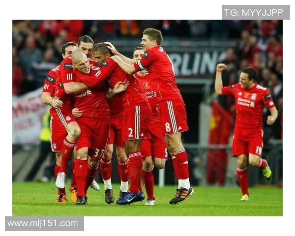 拜仁慕尼黑与利物浦首发阵容对比分析及战术解读 拜仁慕尼黑与利物浦首发阵容对比分析及战术解读